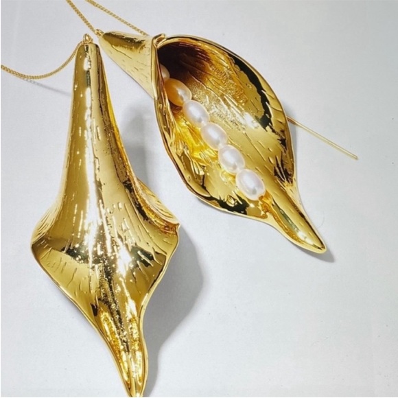 NWT CULT GAIA GOLD CALLA DROP EARRINGS - Picture 8 of 10